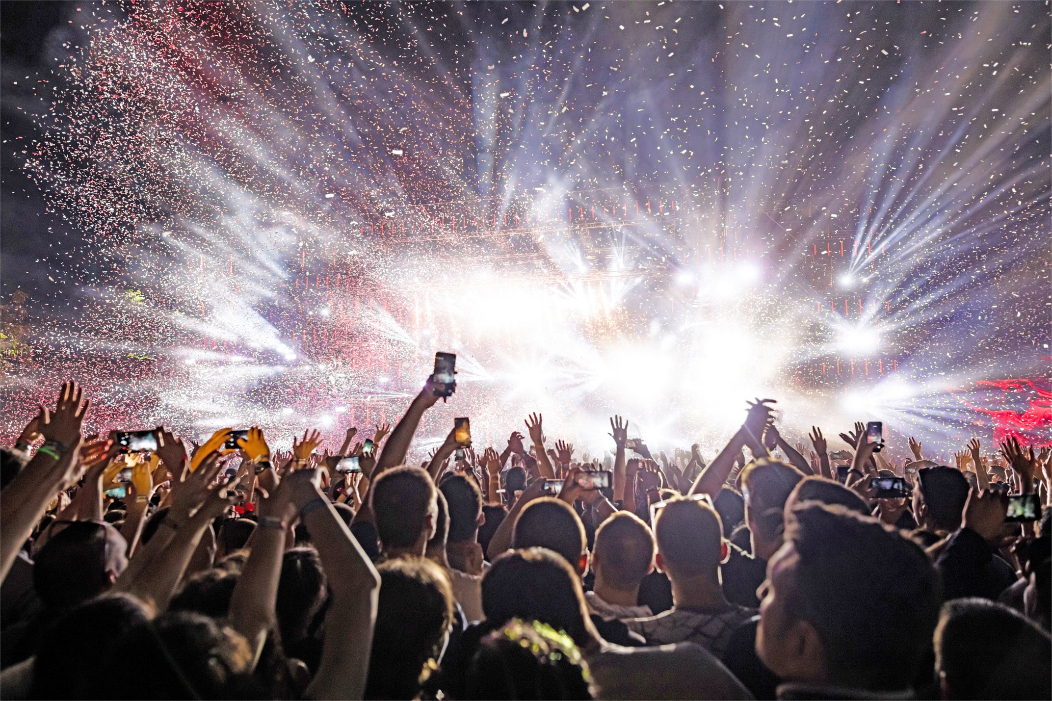 Vive el Benidorm Fest 2026 con Villas Holidays Costa Blanca